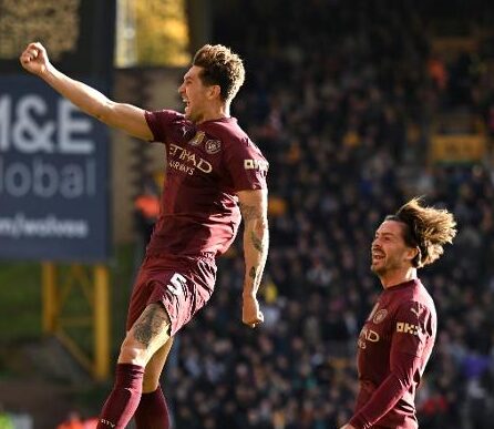 john-stones-comemora-gol-da-virada-do-manchester-city-sobre-o-wolverhampton-pelo-campeonato-ingles-1729436991627_v2_450x600