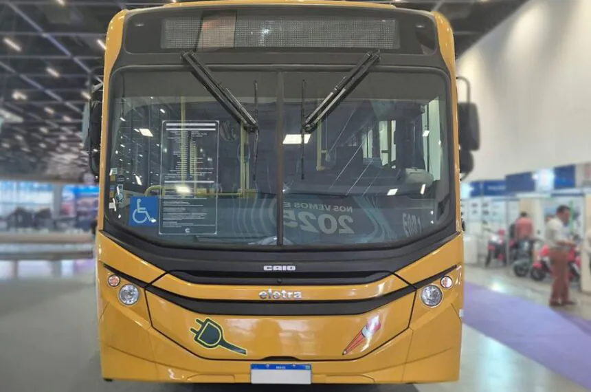 Ônibus escolar elétrico 100% da Electra e Caio