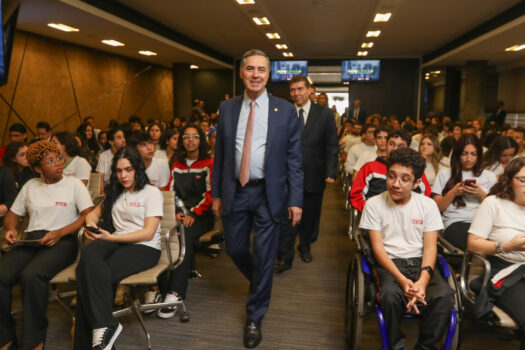 Brasil está na direção certa, afirma ministro Luís Roberto Barroso, do Supremo Tribunal Federal