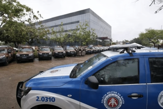 Adolescente mata três estudantes a tiros em escola no interior da Bahia