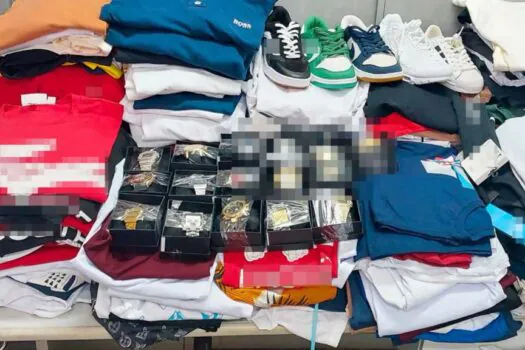 Polícia Civil de Campinas apreende mais de 600 roupas em falso outlet