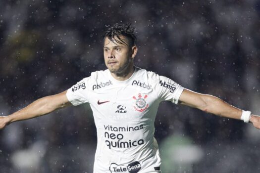 Ángel Romero renova com o Corinthians e tem aumento salarial para quase R$ 1 milhão