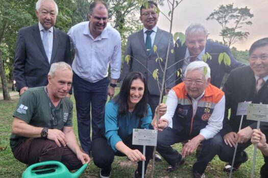 Parque às margens do Rio Tietê ganha mudas em homenagem à parceria entre SP e Japão