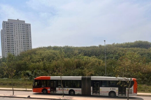 Primeira linha de ônibus começa a funcionar no Reserva Raposo