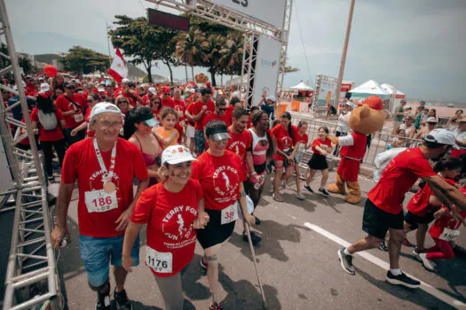 Florianópolis recebe corrida solidária Terry Fox Run