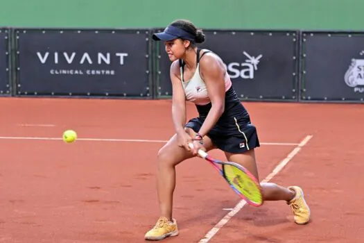 Nauhany Silva e Julia Konishi estreiam com vitórias no Campeonato de Tênis de Ribeirão Preto