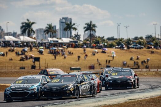 Incrível empate na pista: Chevrolet iguala Toyota na Stock Car 2024