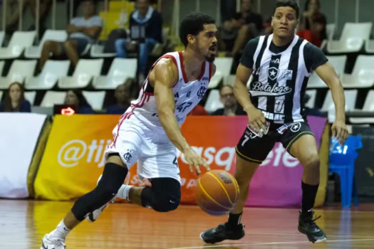 Flamengo triunfa no clássico, atropela Botafogo e mantém vice-liderança no NBB