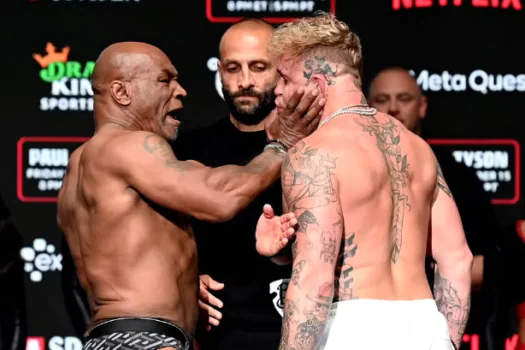 Mike Tyson dá tapa em Jake Paul na pesagem e aumenta expectativa