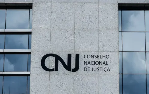 Juiz Federal Afastado em Caso Relacionado a Trama Golpista