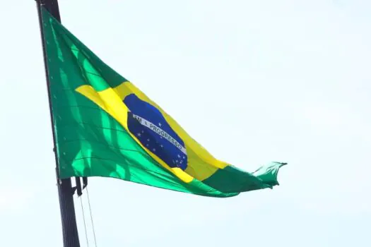 Você sabe o que significa todas as cores na bandeira do Brasil?