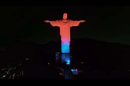 NEA-FMABC ilumina o Cristo Redentor e realiza palestras sobre transtornos de aprendizado