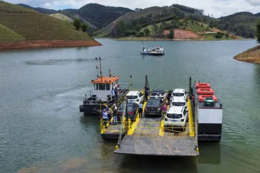 SP entrega quatro embarcações reformadas para travessias no Vale do Paraíba