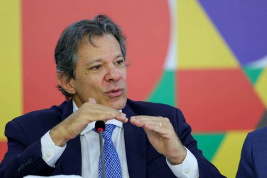 Haddad apoia intervenções do Banco Central no câmbio