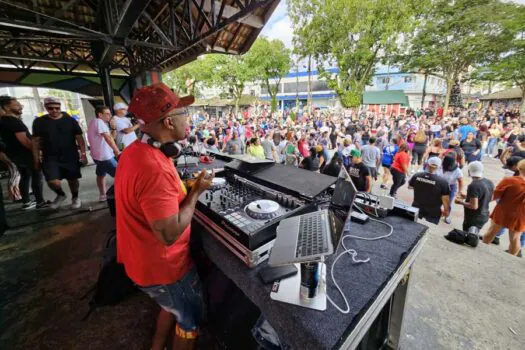 13ª edição do Projeto Flashback na Praça atrai mais de 6 mil pessoas na Vila do Doce