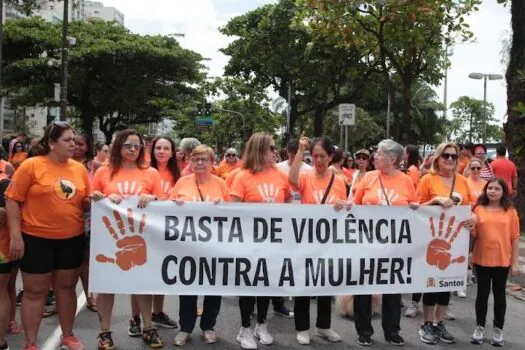 Santos promove caminhadas pelo fim da violência contra a mulher