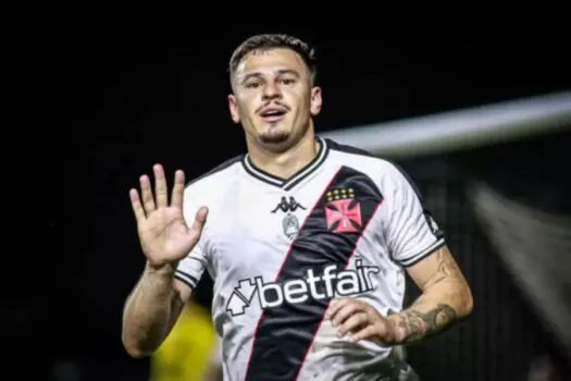 Vasco propõe acordo para pagar Hugo Moura ao Athletico-PR