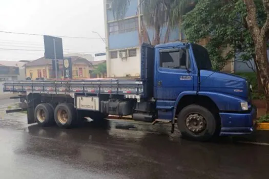 PM encontra 3 toneladas de maconha escondidas em caixotes de frutas