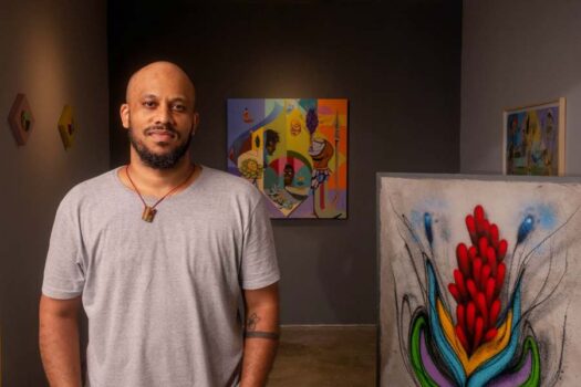 Cidade colorida: Exposição de Michel CENA7 dialoga com o coletivo e a poesia