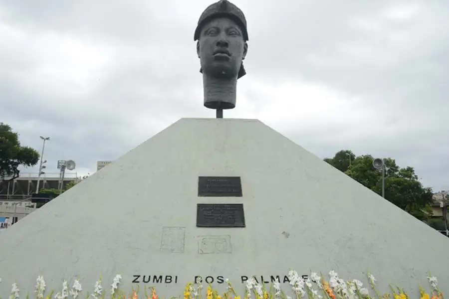 monumento-zumbi-palmares