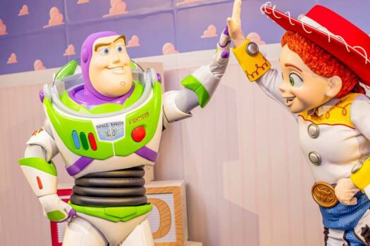 Encontro com personagens do Toy Story vai até o dia 15 de dezembro no Tietê Plaza