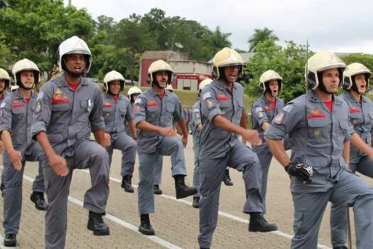 Corpo de Bombeiros recebe novos oficiais após quase 1 ano de treinamento intenso