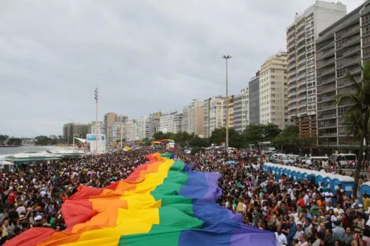 29ª Parada do Orgulho LGBTQIA+ Rio acontece em Copacabana neste domingo