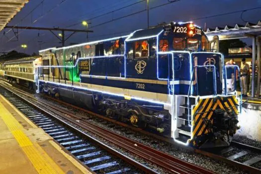 Rumo ao Natal: trem iluminado e apresentações de Derico são as atrações no estado de São Paulo