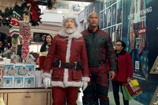 Operação Natal: Dwayne Johnson e J. K. Simmons conversam com torcedores do São Paulo FC em vídeo especial