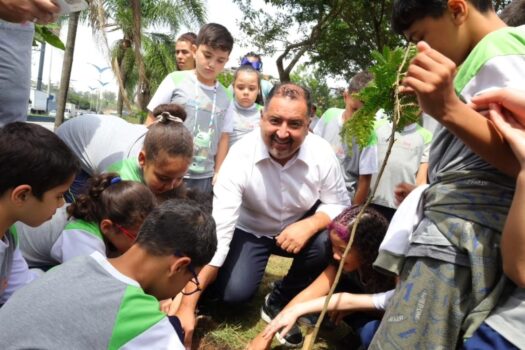 Plantio de 70 árvores integra comemorações do aniversário de Mauá