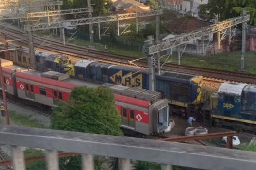 Descarrilamento de trem causa interrupções no sistema de trens de São Paulo