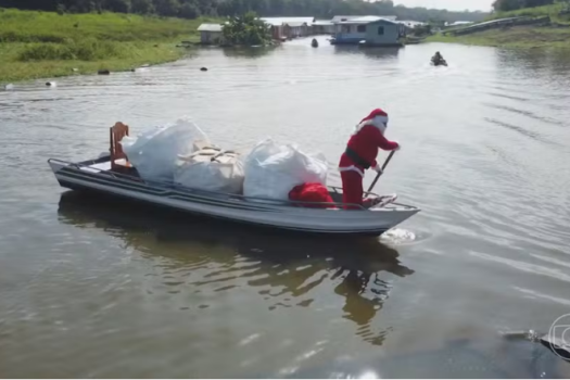 Solidariedade transforma Natal de crianças ribeirinhas no Amazonas