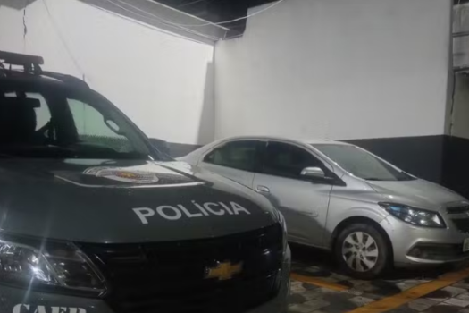 Veículo roubado é encontrado em Suzano (SP)