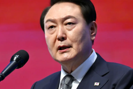 Presidente Yoon Suk Yeol evita impeachment na Coreia do Sul