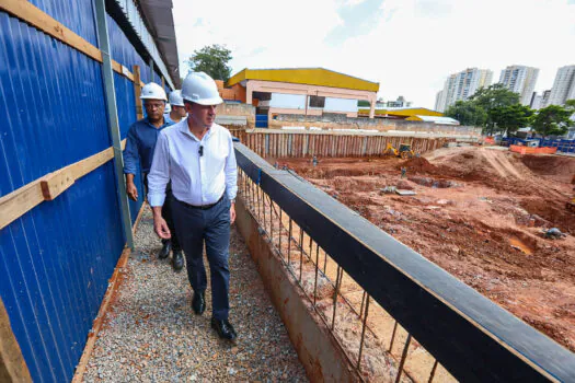 Prefeito Orlando Morando vistoria avanço na construção do futuro Sesc São Bernardo