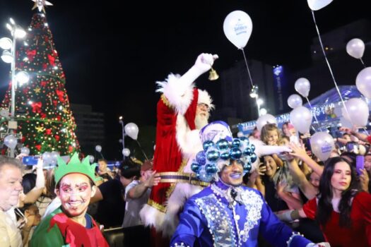 Papai Noel inaugura Paço Encantado em Santo André