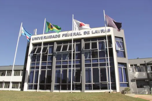 Investigação em universidade federal aponta para irregularidades milionárias em contratos