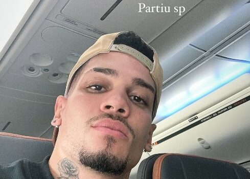 Em negociação com Palmeiras, Paulinho posta foto a caminho de São Paulo