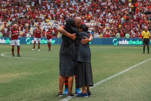 Como foi a despedida de Adriano Imperador no Maracanã?