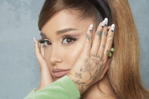 Ariana Grande quebra recorde e se torna a maior artista feminina do Spotify