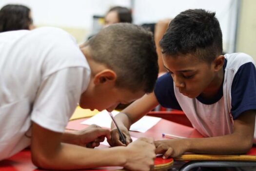 Programa “Lugar de Estudante é na Escola” reduz em mais de 90% a baixa frequência em Diadema