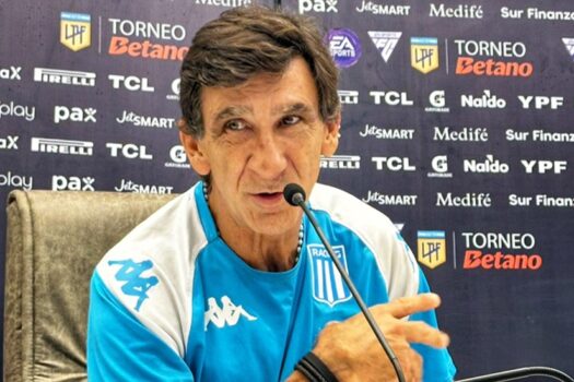 Santos negocia com Gustavo Costas, do Racing, diante de indefinição com Quinteros