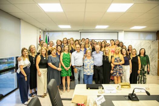 São Caetano homenageia diretora de Educação Infantil da Rede Municipal de Ensino