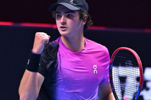 João Fonseca vence o Next Gen ATP Finals e entra para a história do tênis