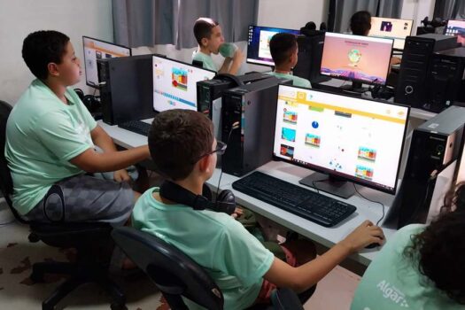 Projeto Multiplique o Bem leva tecnologia a 400 estudantes em Santo André e Ribeirão Preto