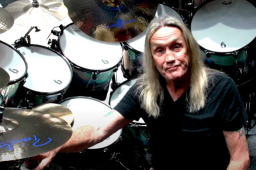 Nicko McBrain se despede das turnês do Iron Maiden em São Paulo após 42 anos