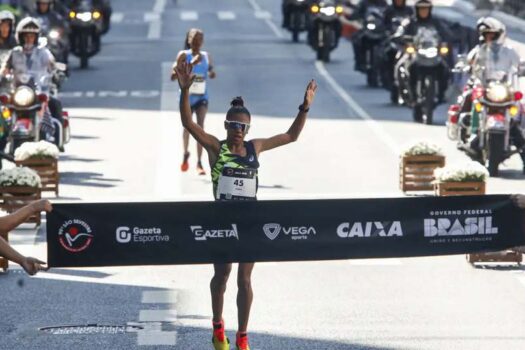 Nubia de Oliveira Silva conquista terceiro lugar na Corrida Internacional de São Silvestre