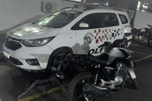 Motociclista é atropelado e arrastado por PMs após fuga em São Paulo