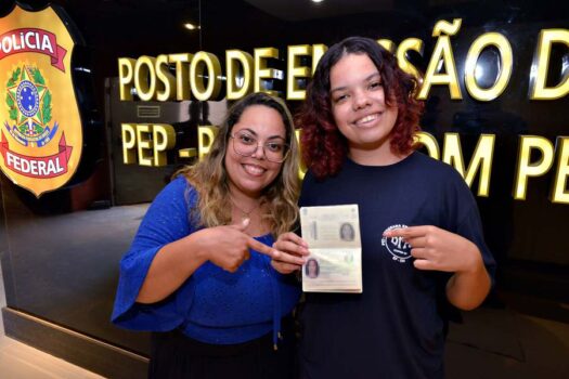 Prontos Pro Mundo: 500 estudantes começam a retirar seus passaportes para viajar em 2025