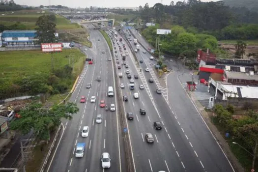 Tráfego interditado na Raposo Tavares para atendimento de ocorrência